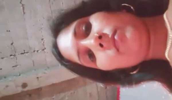 Chut Gand Dikhate Hue Village Wife Video