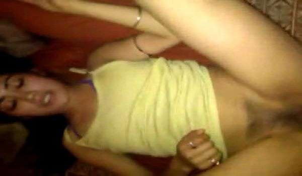 Chudai Punjabi ladki unbearable pain hardcore sex