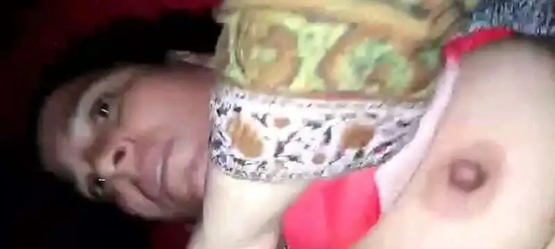 Taazi Bhabhi Gaand Me Lund Dala, Masturbation Scene