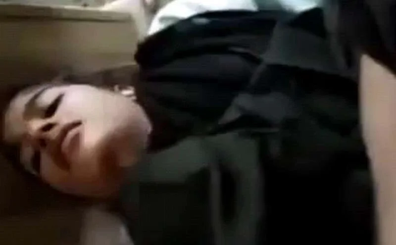 College girl bf chudaise bench pe leta hard sex