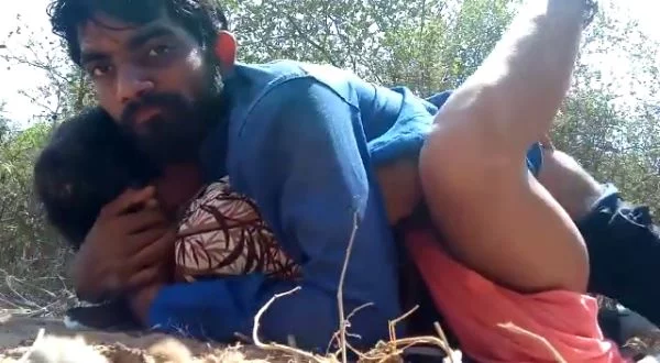 Village Bhabhi Chudai Missionary-Leta Ke Aage Se