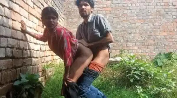 Gaon Ki Chudail Bhabhi Ka Anal Sex Village Ke Ladko Ne